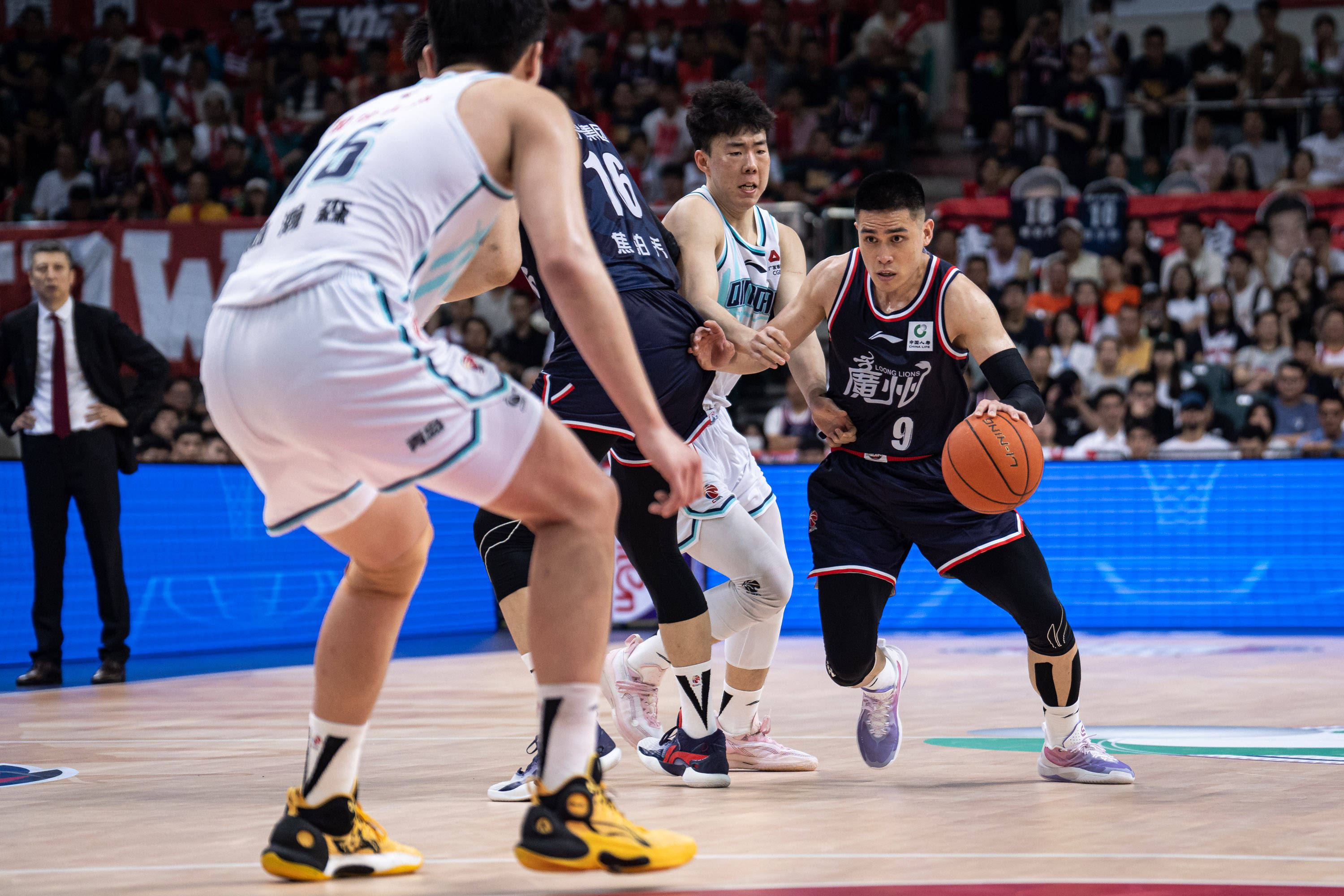 与亚马尔的 与亚马尔的